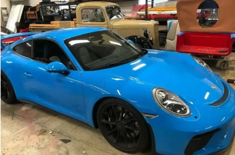 Porsche 911 interior